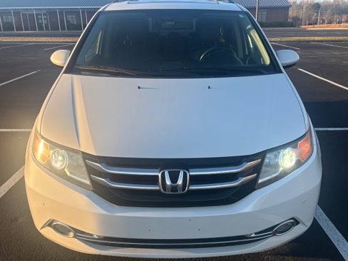 Used 2015 Honda Odyssey Touring Elite image 2