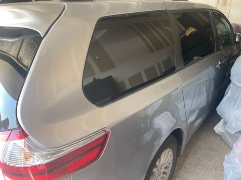 Used 2015 Toyota Sienna XLE FWD image 5