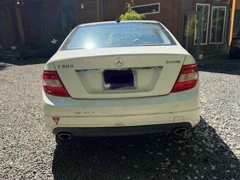 Used 2011 Mercedes-Benz C 300 4MATIC Sedan image 2