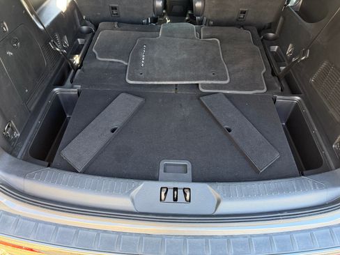 Used 2022 Ford Explorer XLT w/ Equipment Group 202A image 30