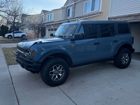 Used 2024 Ford Bronco Badlands image 1