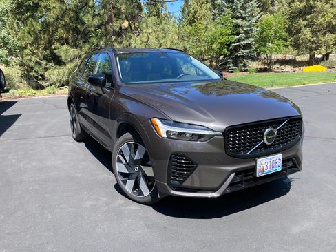 Used 2024 Volvo XC60 T8 Plus w/ Protection Package Premier AWD/4WD image 1