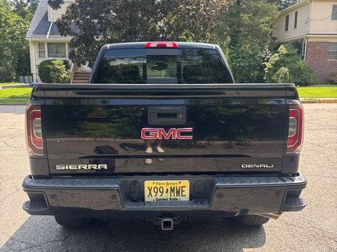 Used 2017 GMC Sierra 1500 Denali AWD/4WD image 5