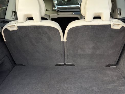 Used 2019 Volvo XC90 T5 Momentum w/ Multimedia Package image 17