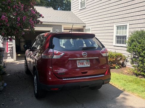 Used 2016 Nissan Rogue S AWD/4WD image 9