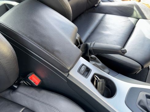 Used 2013 BMW 335i Convertible image 18