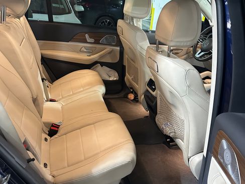 Used 2020 Mercedes-Benz GLS 450 4MATIC image 6