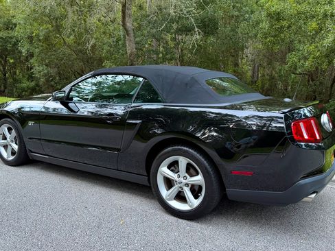 Used 2010 Ford Mustang GT Premium RWD image 10