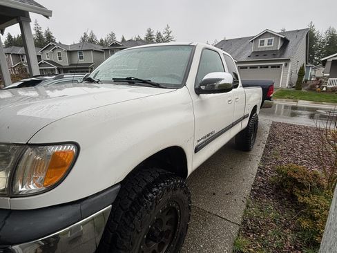 Used 2000 Toyota Tundra SR5 image 8