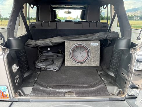 Used 2018 Jeep Wrangler Unlimited Rubicon AWD/4WD image 16