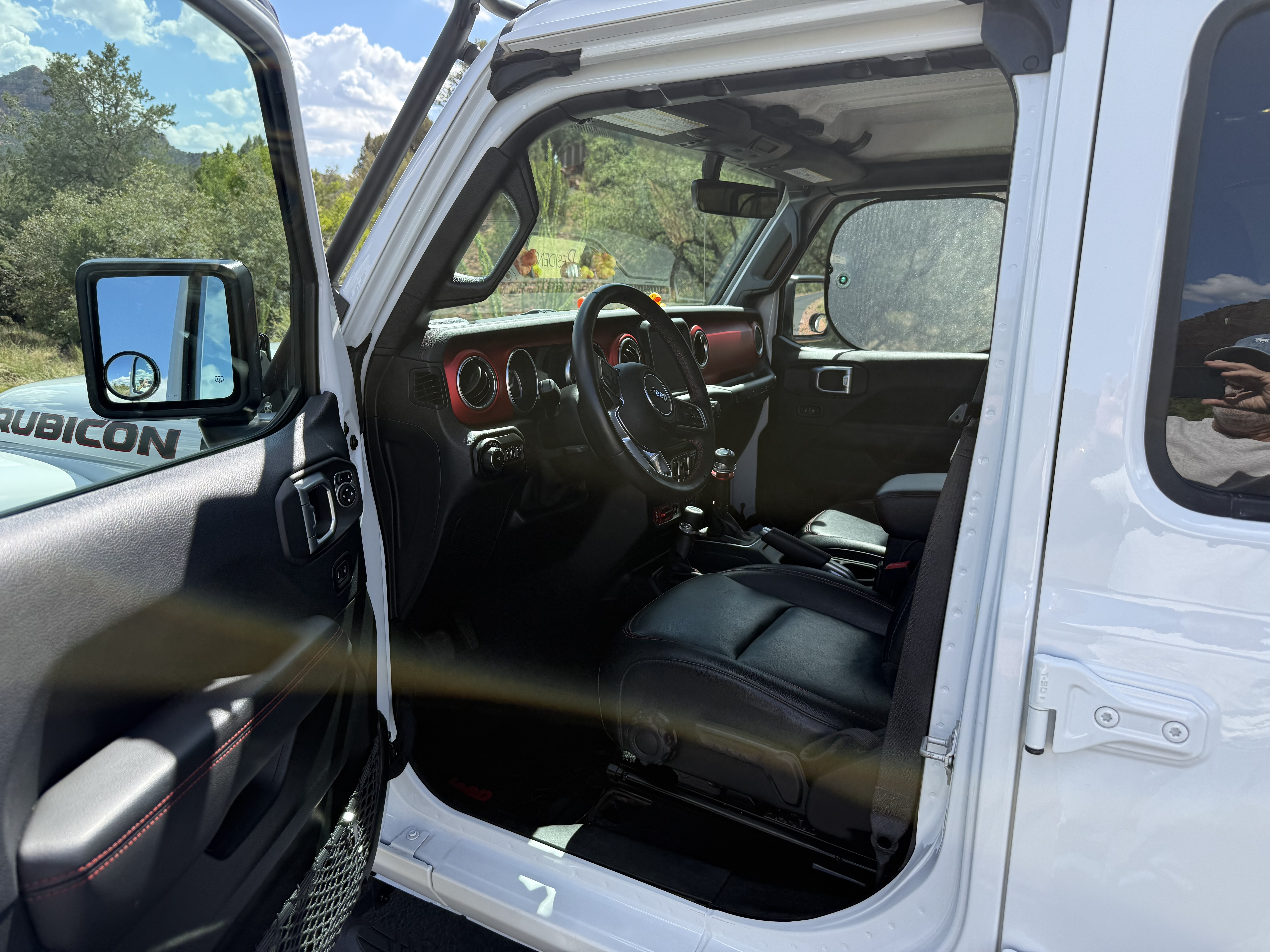 Used 2019 Jeep Wrangler Unlimited Rubicon AWD/4WD image 2