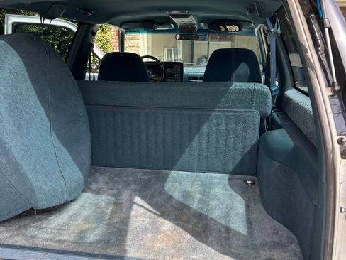 Used 1994 GMC Yukon Sport Utility 2D image 13