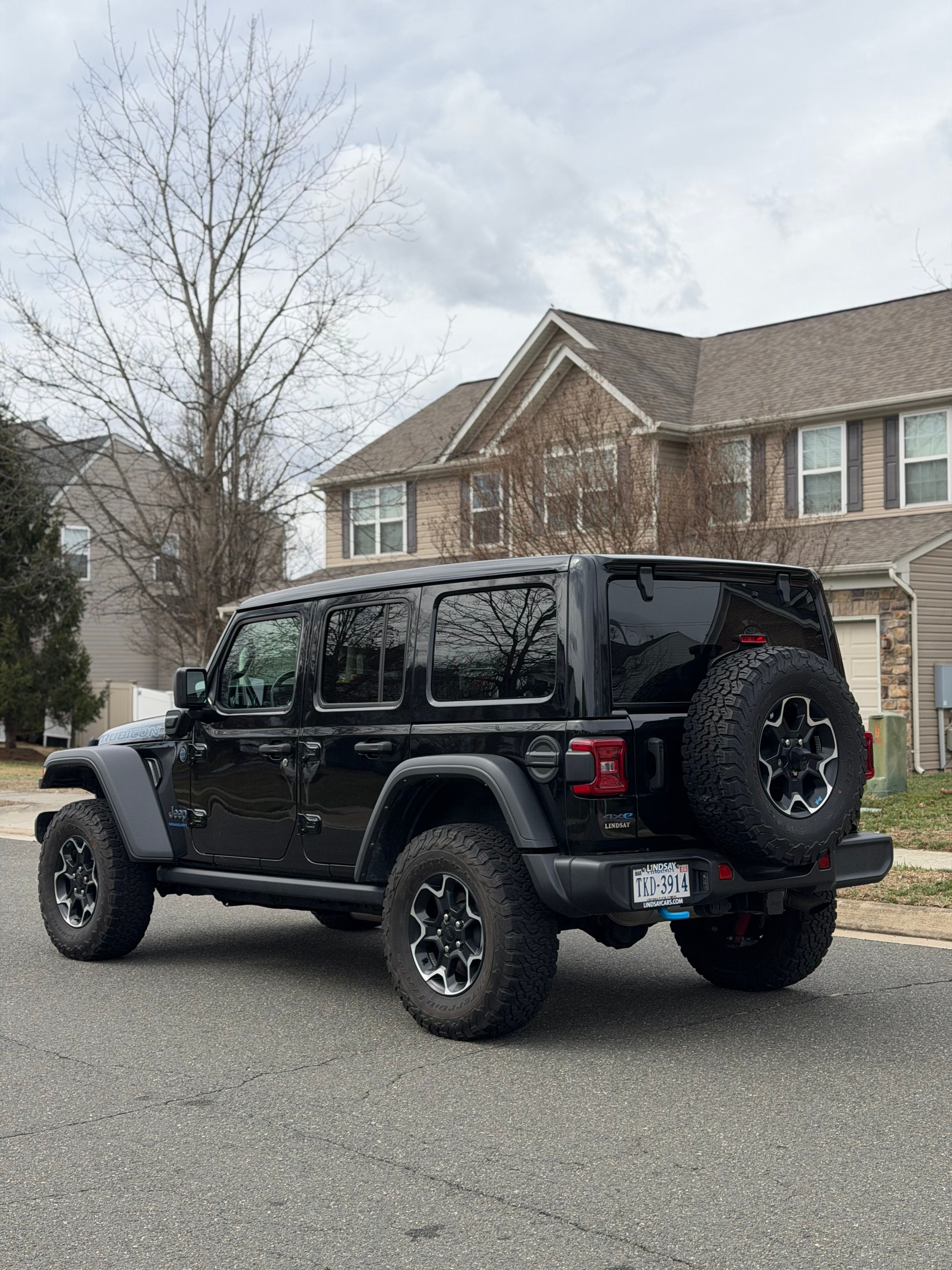 Used 2023 Jeep Wrangler Unlimited Rubicon 4xe w/ Cold Weather Group AWD/4WD image 4
