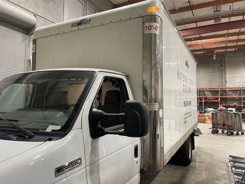 Used 2019 Ford E-350 and Econoline 350 Super Duty w/ Power Windows & Locks Group image 6