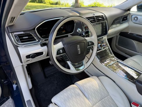 Used 2017 Lincoln Continental Black Label w/ Rear-seat Package AWD/4WD image 12