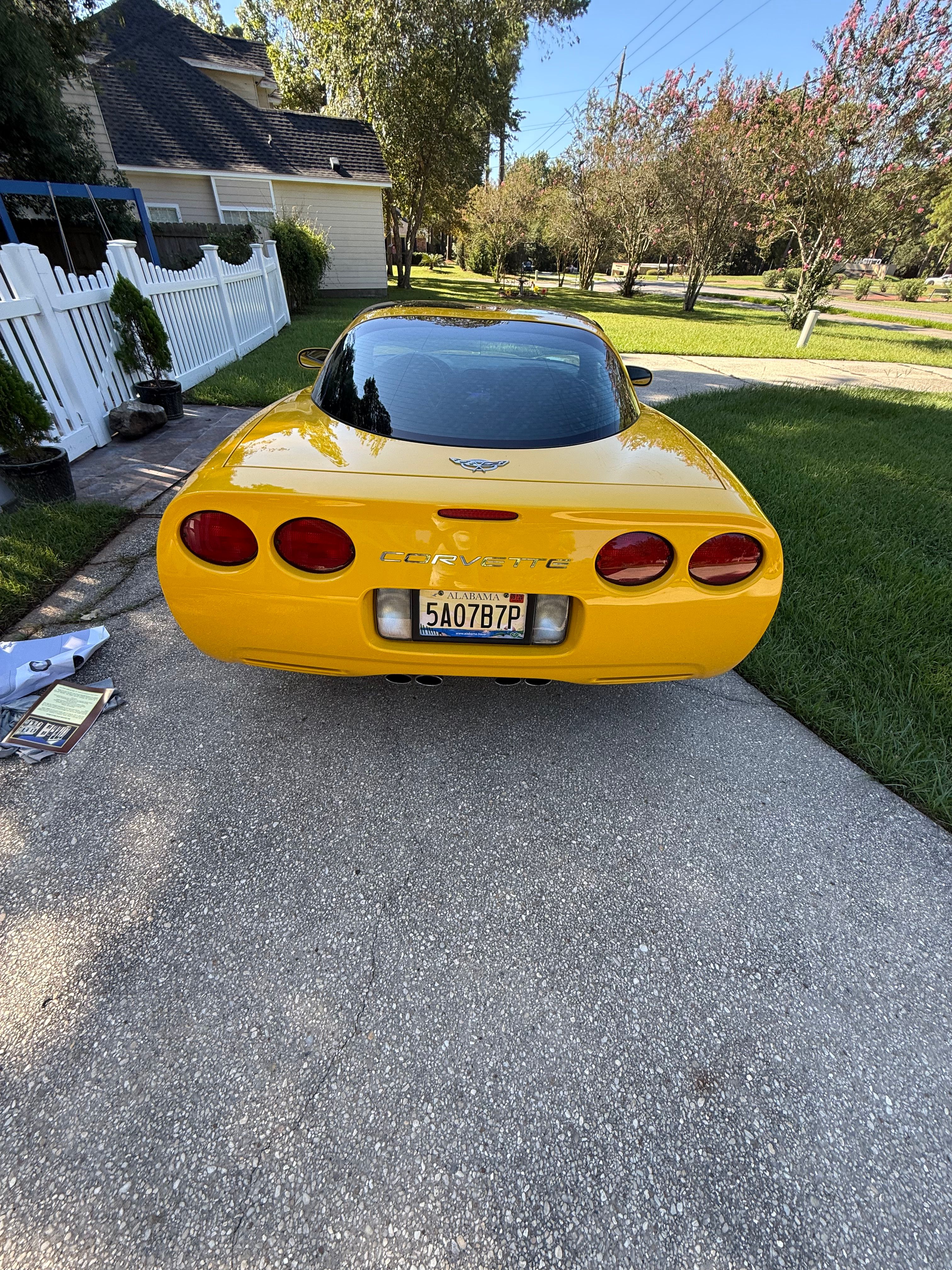 Used 2003 Chevrolet Corvette Coupe w/ Preferred Equipment Group RWD image 11