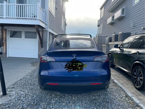 Used 2022 Tesla Model Y Long Range image 4