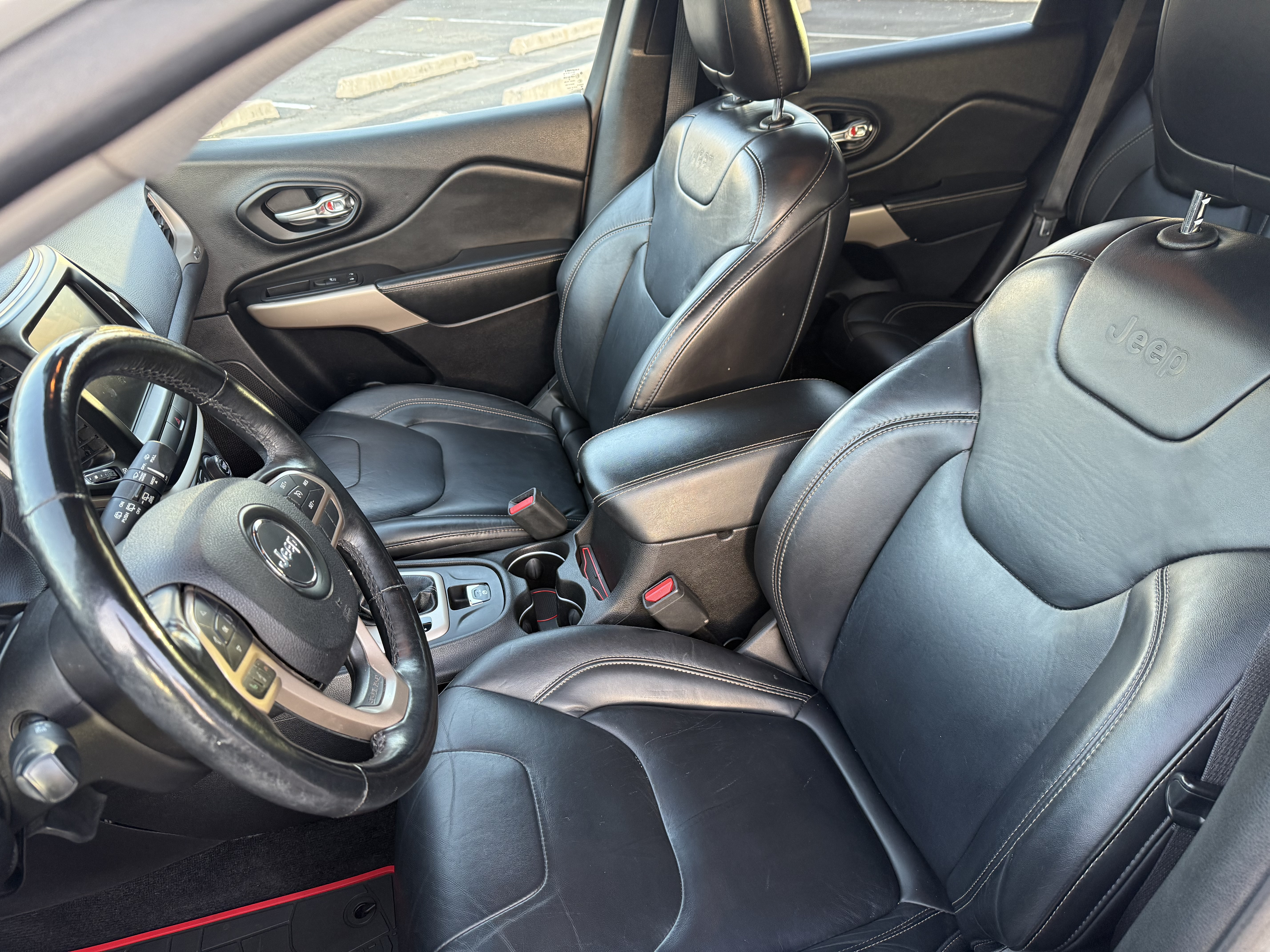 Used 2017 Jeep Cherokee High Altitude FWD image 11