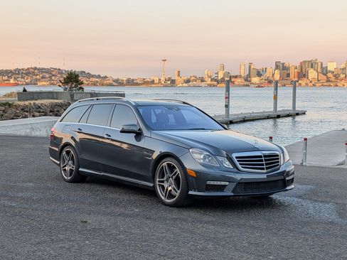 Used 2013 Mercedes-Benz E 63 AMG Wagon image 17