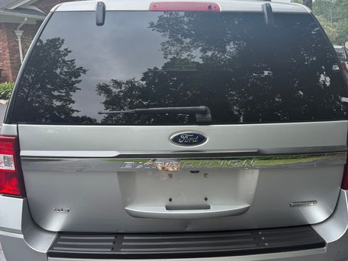 Used 2016 Ford Expedition XLT AWD/4WD image 9