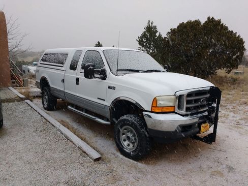 Used 2001 Ford F250 4x4 SuperCab Super Duty image 1