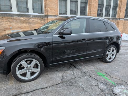 Used 2011 Audi Q5 2.0T Premium Plus image 1