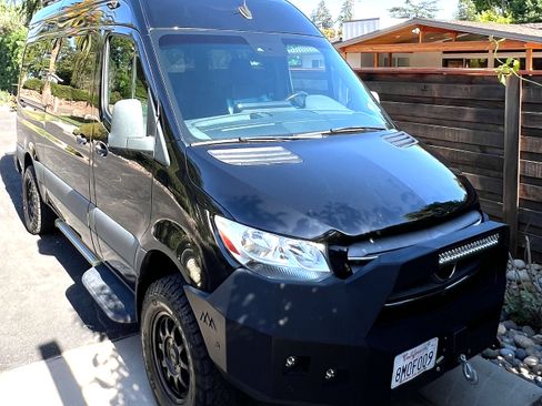 Used 2019 Mercedes-Benz Sprinter 2500 image 8