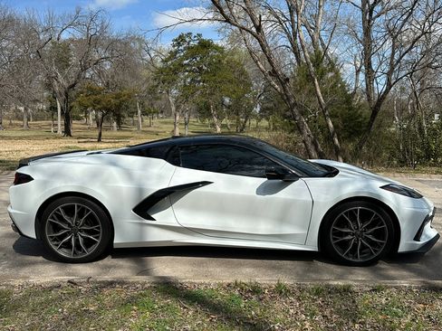 Used 2025 Chevrolet Corvette Stingray Preferred Conv w/ 2LT image 9