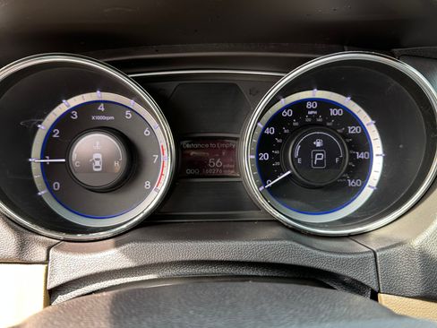 Used 2011 Hyundai Sonata GLS image 2