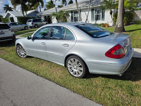 Used 2008 Mercedes-Benz E 350 4MATIC Sedan image 8