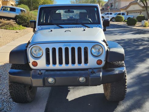 Used 2009 Jeep Wrangler X image 2
