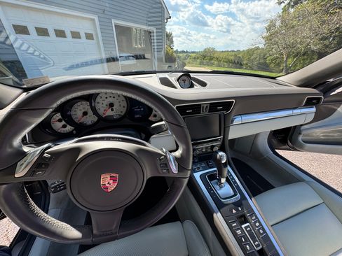Used 2015 Porsche 911 Targa 4S AWD/4WD image 9