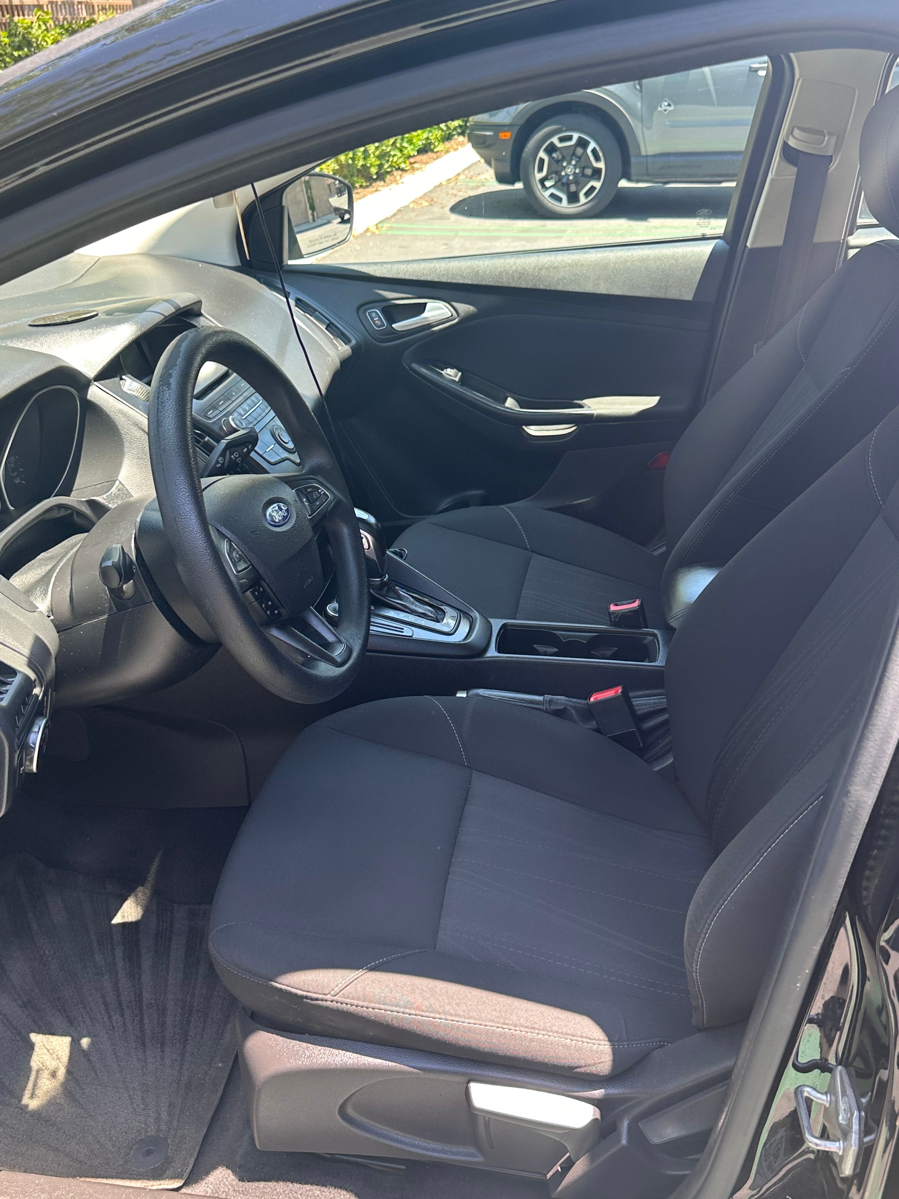 Used 2016 Ford Focus SE FWD image 11