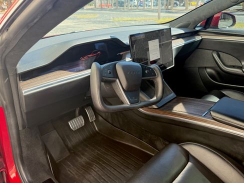 Used 2021 Tesla Model S Plaid image 15