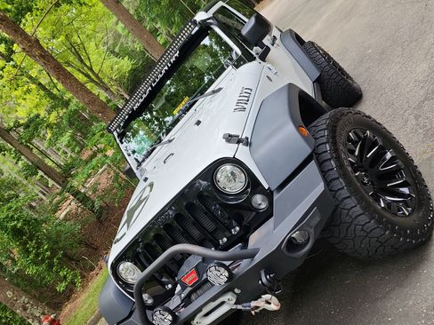 Used 2018 Jeep Wrangler Sport image 5