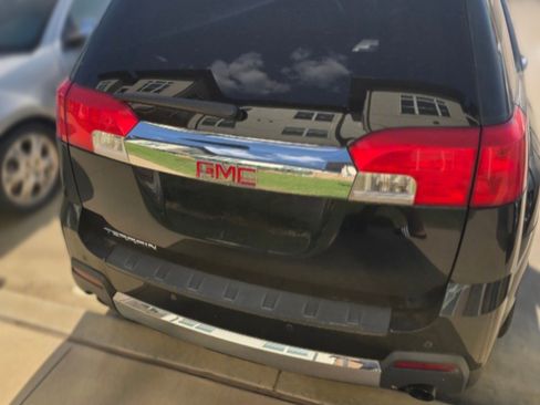 Used 2012 GMC Terrain SLT FWD image 2