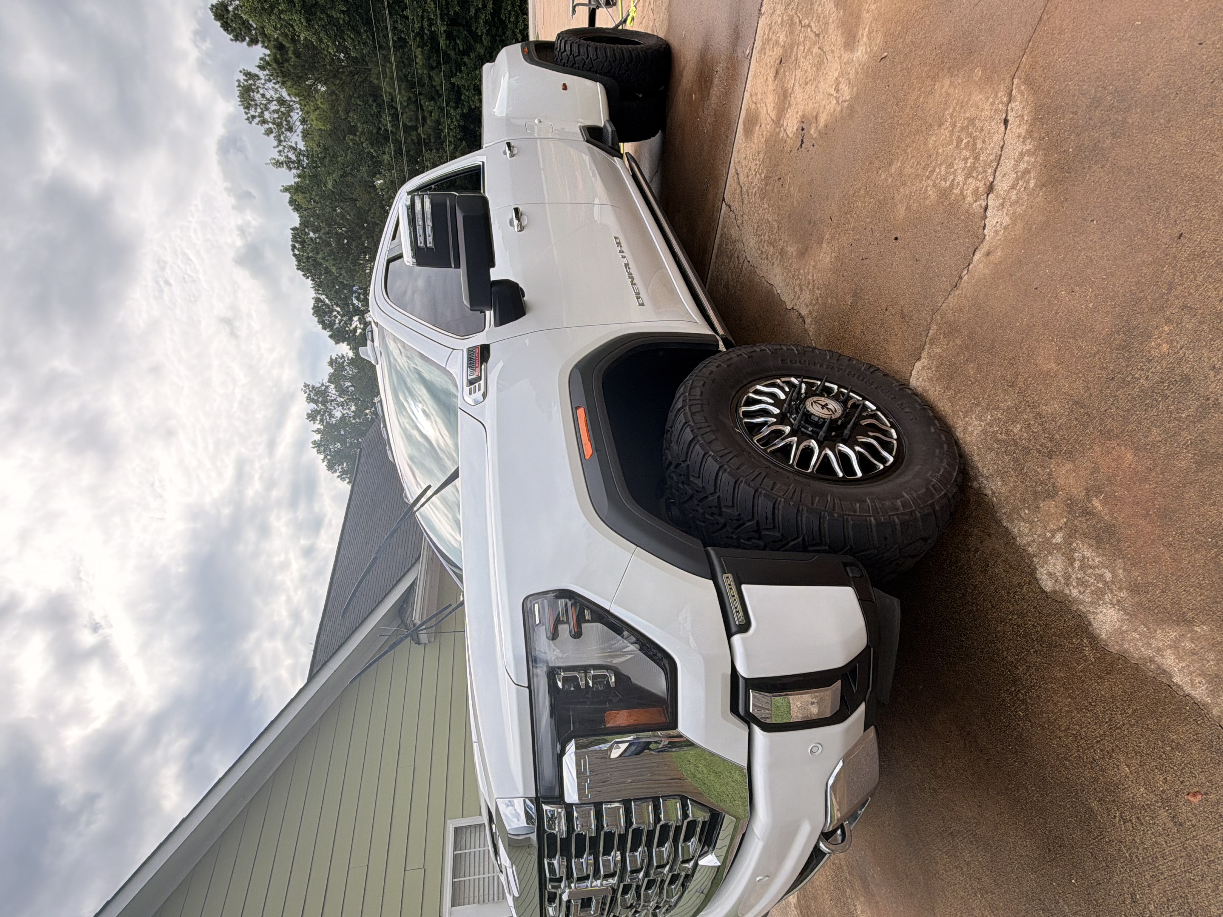 Used 2024 GMC Sierra 3500 Denali w/ Denali Reserve Package AWD/4WD image 4