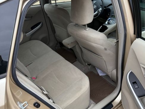 Used 2011 Toyota Prius Five image 10