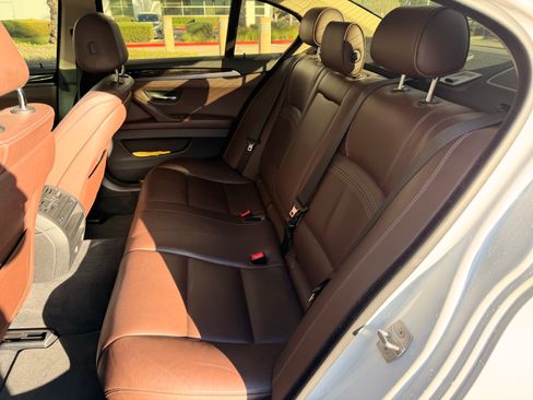 Used 2016 BMW 528i Sedan image 9