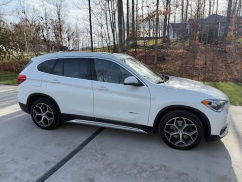 Used 2018 BMW X1 xDrive28i image 1