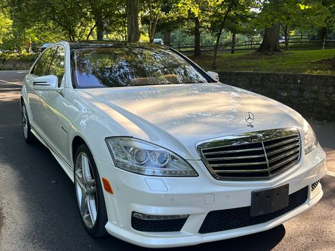 Used 2012 Mercedes-Benz S 63 AMG w/ AMG Performance Pkg image 6