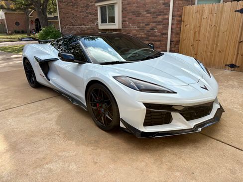 Used 2024 Chevrolet Corvette Z06 w/ Battery Protection Package image 2