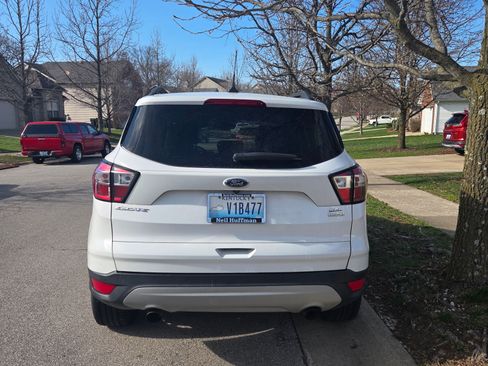 Used 2018 Ford Escape SEL image 2