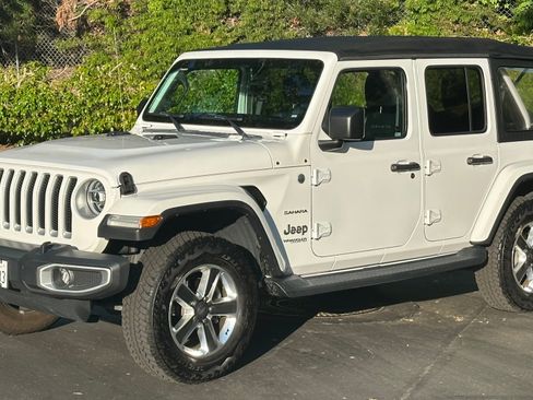 Used 2018 Jeep Wrangler Unlimited Sahara image 2