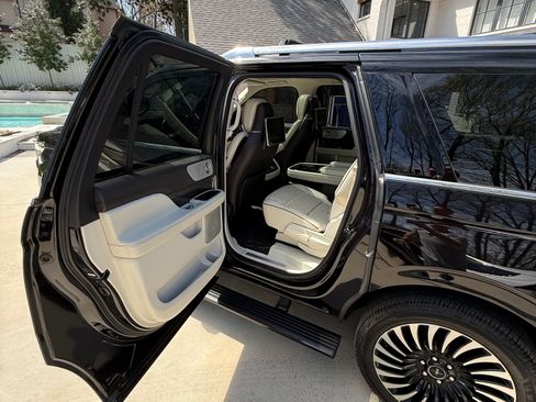 Used 2019 Lincoln Navigator L Black Label w/ Cargo Package image 25