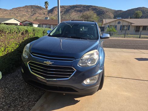 Used 2017 Chevrolet Equinox Premier w/ Enhanced Convenience Package image 2