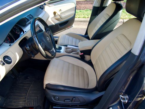 Used 2013 Volkswagen CC Sport image 14