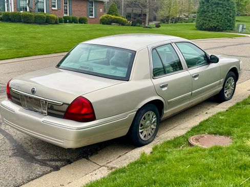 Used 2007 Mercury Grand Marquis GS image 11