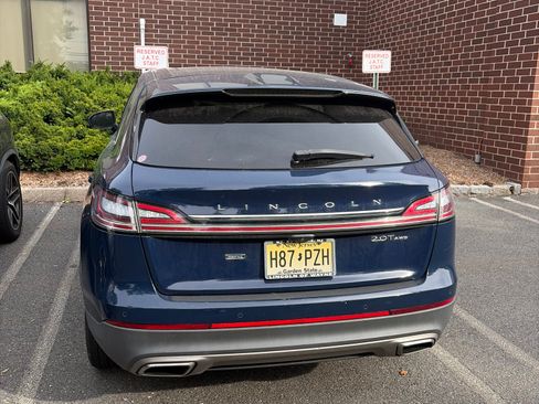 Used 2019 Lincoln Nautilus Reserve w/ Driver Assistance Package AWD/4WD image 4
