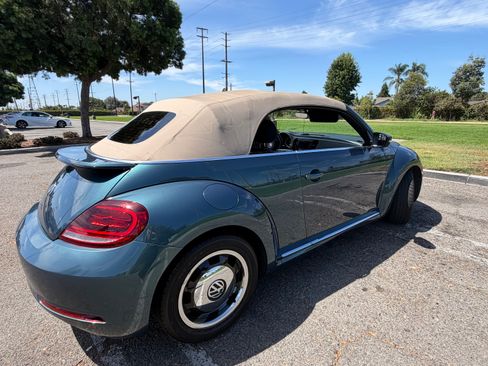 Used 2018 Volkswagen Beetle 2.0T Coast FWD image 16